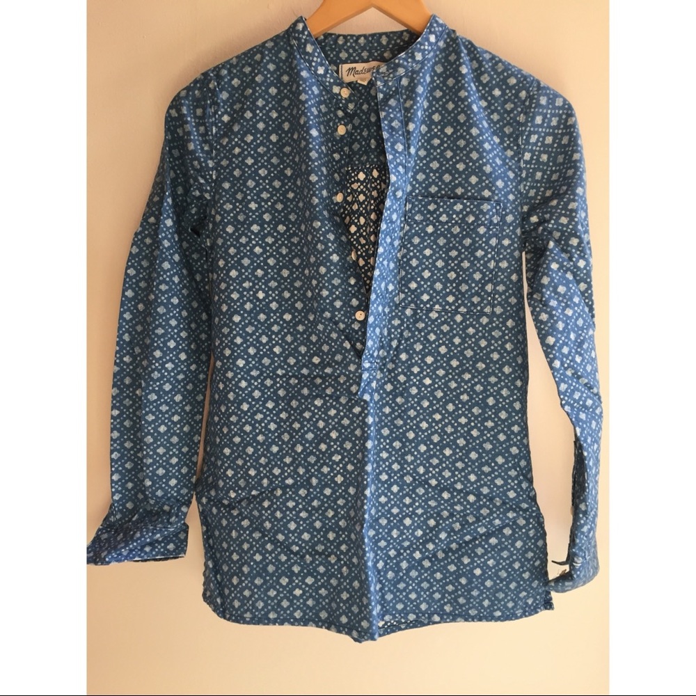 Madewell blue popover shirt with white prints